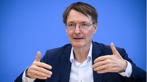 Karl Lauterbach (SPD) informiert über "Long-Covid-Initiativen" des Bundesministeriums für Gesundheit