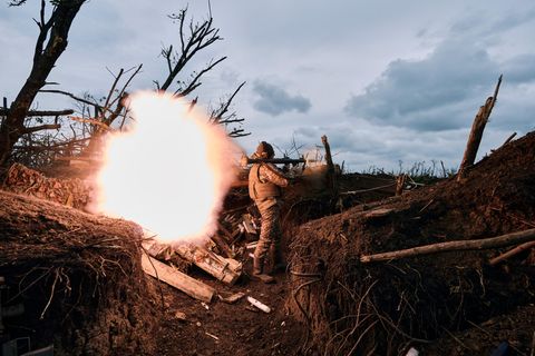 Ukrainische Truppen bei Awdijiwka - das Foto zeigt nicht das aktuelle Gefecht.