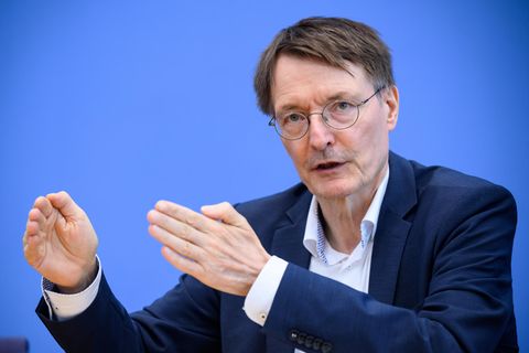 Karl Lauterbach informiert über die „Long-Covid-Initiativen“ des Bundesministeriums für Gesundheit