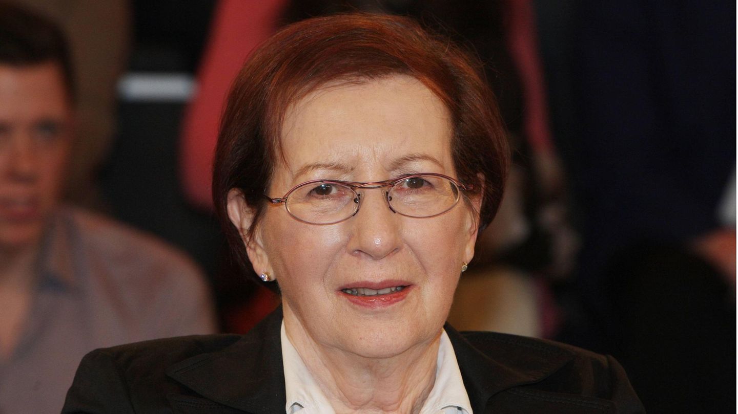 Heide Simons in einer Talksendung