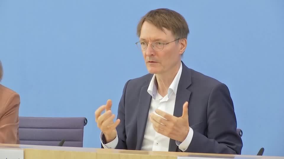 Video: Lauterbach stellt abgespeckte Strategie gegen Long Covid vor