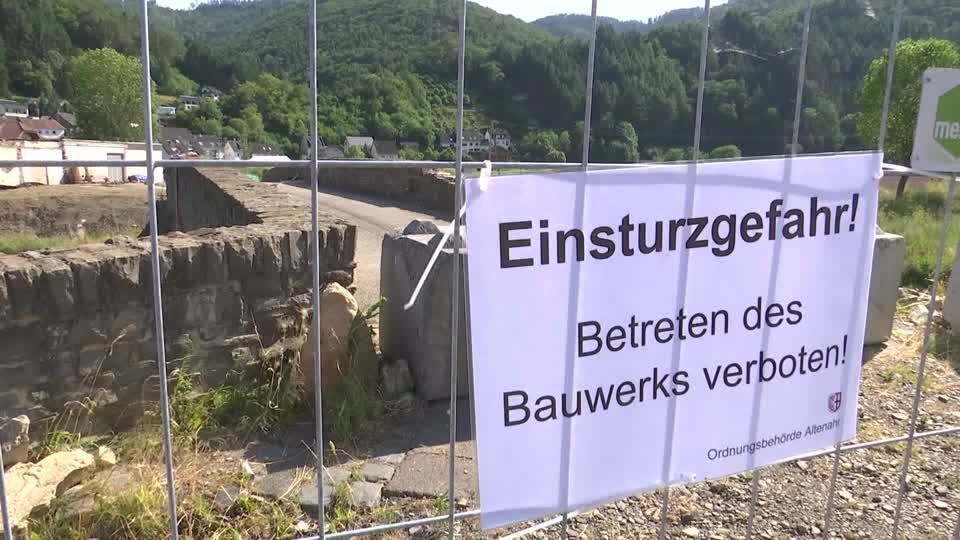 Video: Nach der Flut: "Es kann nicht alles in zwei Jahren wieder funktionieren" Video: Nach der Flut: "Es kann nicht alles in zwei Jahren wieder funktionieren"