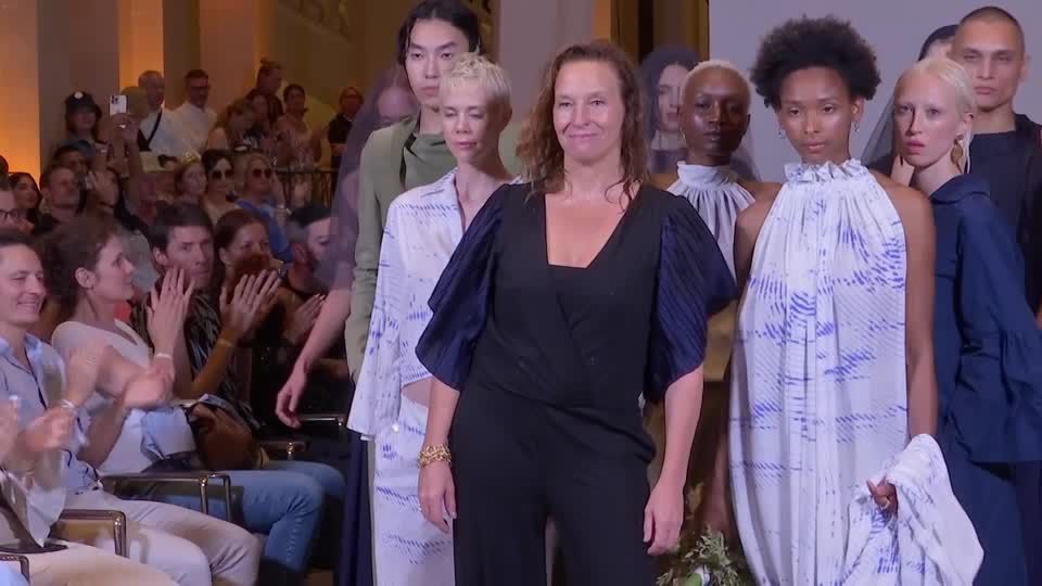 Video: Anliegen Nachhaltigkeit und Klimaschutz: Modedesignerin Anja Gockel stellt jüngste Kollektion vor