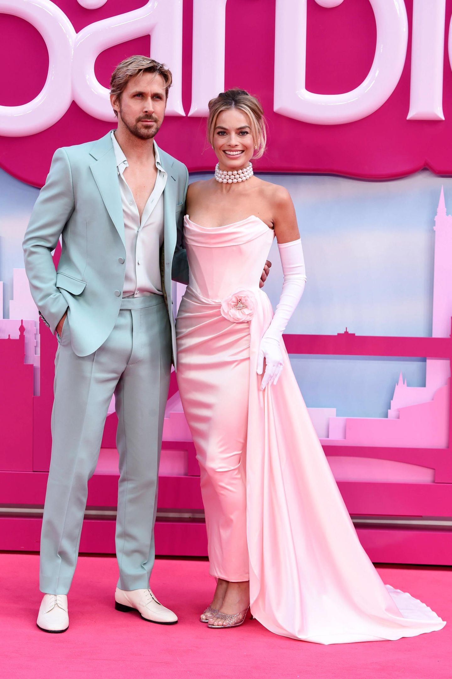 Eine Hommage an das Barbie-Imperium Margot Robbie auf der Europapremiere von "Barbie" in London