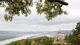 Drachenburg mit Blick auf Königswinter