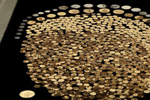 Rund 700 Goldmünzen fand ein Mann auf seinem Maisfeld