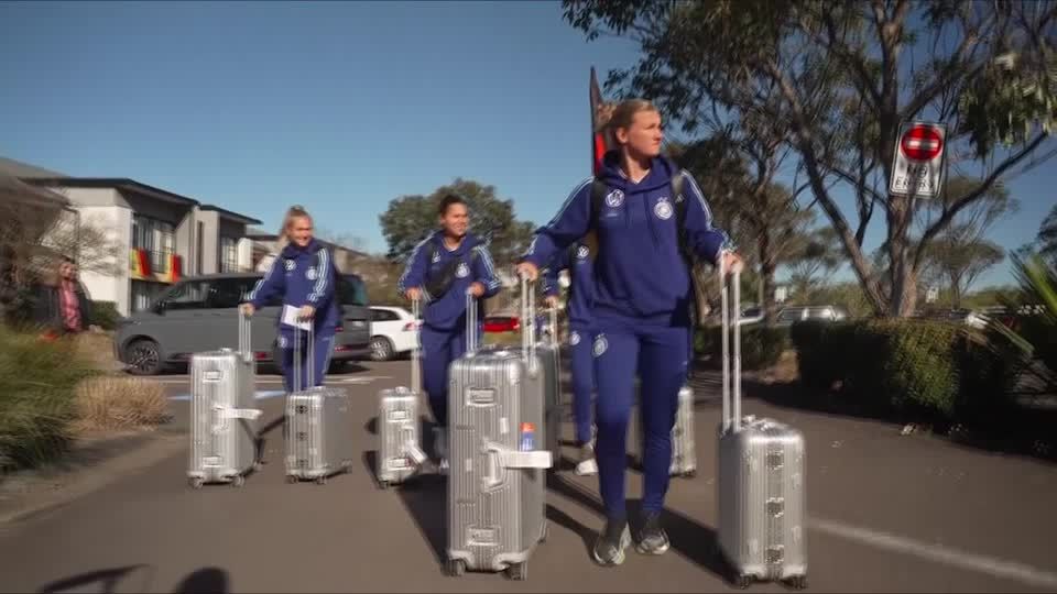 Video: Fußball: DFB-Frauen in Australien angekommen