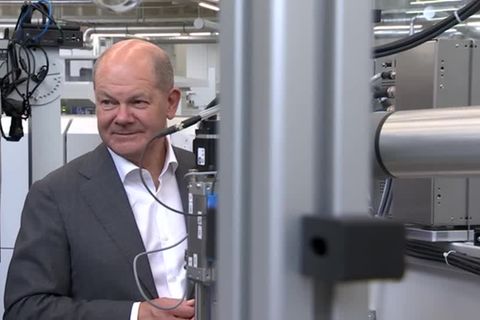 Video: Scholz lobt Siemens