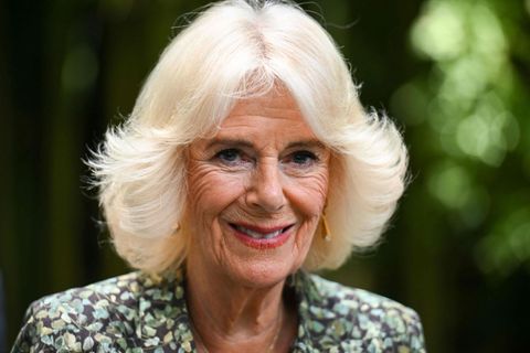 Im Gegensatz zu ihrem Schwiegervater Prinz Philip erhält Queen Camilla kein eigenes staatliches Einkommen 