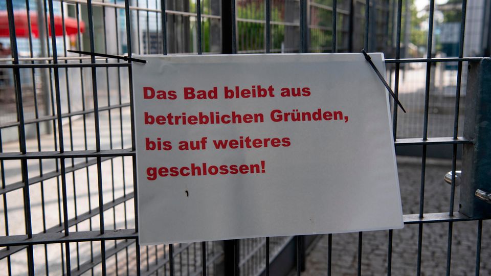 Das Columbiabad in Berlin-Neukölln bleibt vorerst geschlossen