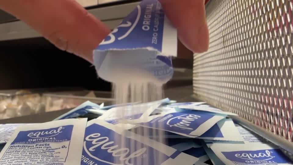 Video: WHO: Süßstoff Aspartam möglicherweise krebserregend