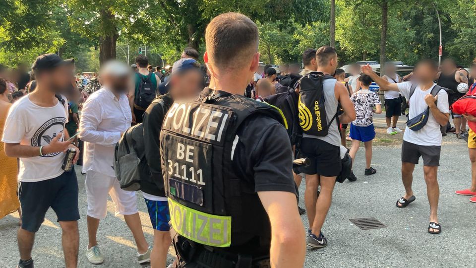 Am Wochenende musste die Berliner Polizei erneut zum Columbiabad ausrücken