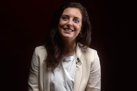 "Wie datet man Paare?" – Unbequeme Fragen an eine Bisexuelle