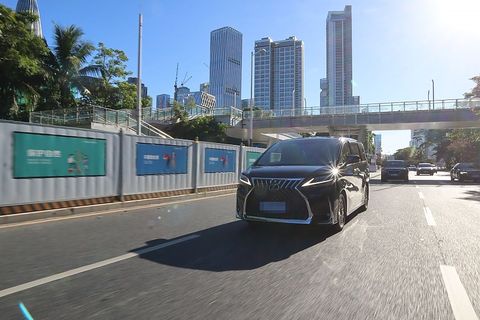 Lexus LM