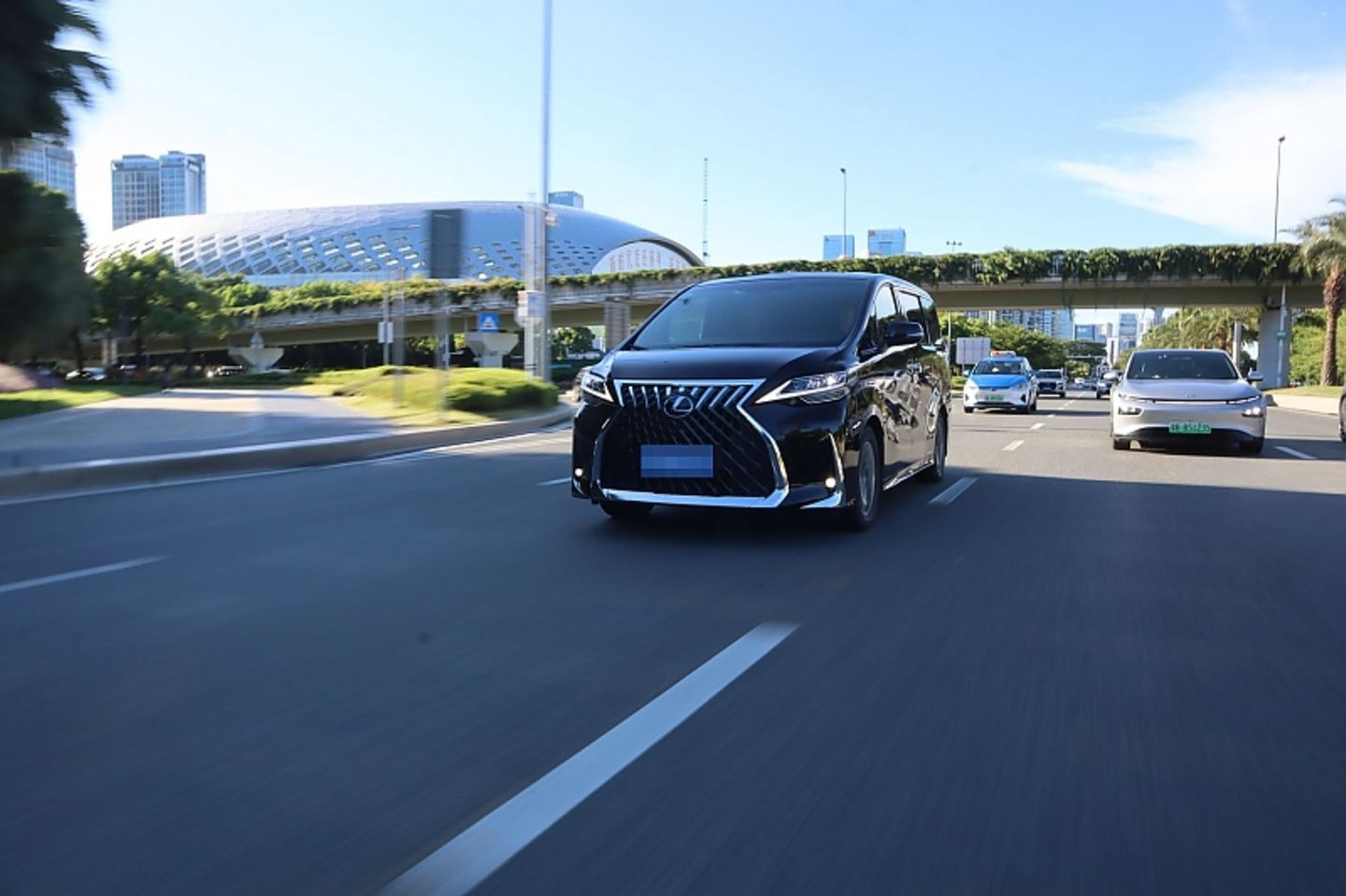 Lexus LM