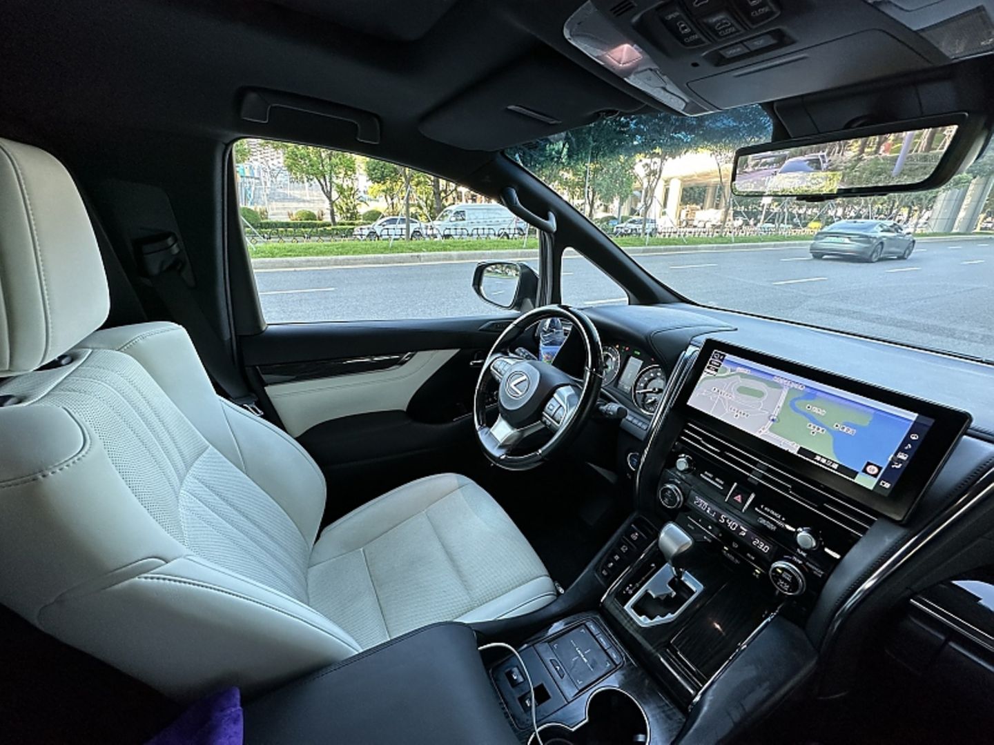 Lexus LM