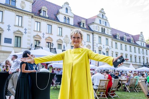 Gloria beim Überstrahlen der Kritik