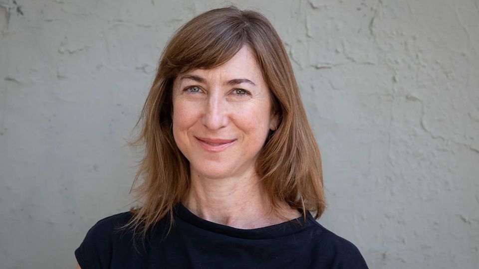 Proteste in Israel: Dahlia Scheindlin ist eine der führenden politischen Analystinnen Israels und forscht am Think Tank Century International in Tel Aviv Dahlia Scheindlin ist eine der führenden politischen Analystinnen Israels und forscht am Think Tank Century International in Tel Aviv