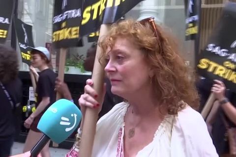 Video: Streikende US-Schauspieler errichten Streikposten