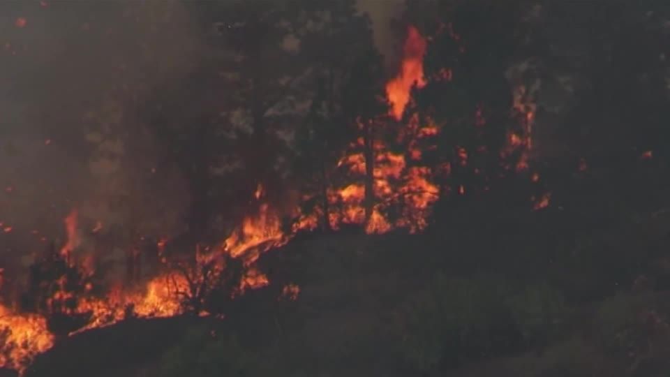 Video: Heftige Waldbrände zerstören 45 Quadratkilometer Fläche auf Ferieninsel La Palma