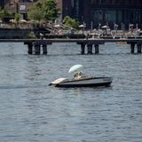 Ein Tretboot auf der Spree in Berlin