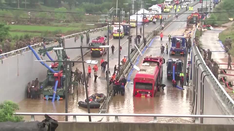 Video: Zahl der Toten durch Unwetter in Südkorea steigt