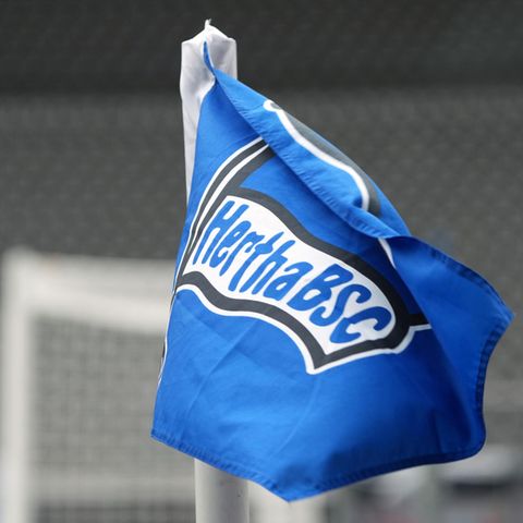 Im Trainingslager des Zweitligisten Hertha BSC in Österreich ist ein Profi der Berliner vorübergehend festgenommen worden