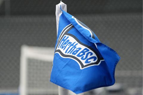 Im Trainingslager des Zweitligisten Hertha BSC in Österreich ist ein Profi der Berliner vorübergehend festgenommen worden