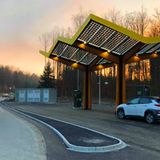 So dürfte eine Fastned-Ladestation an einer 
unbewirtschafteten Fläche an einer Autobahn aussehen