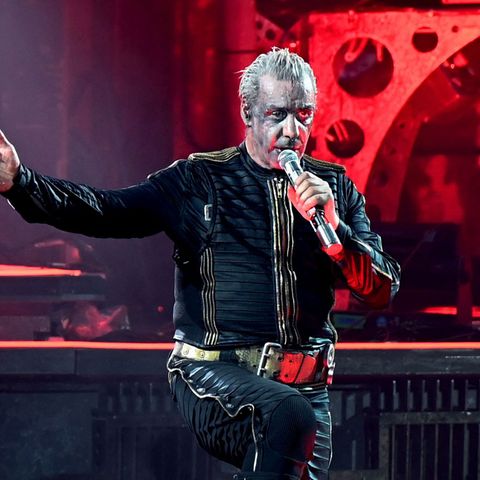 Rammstein: Till Lindemann während eines Auftritts