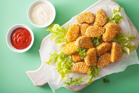Frei von Tierleid, Inhaltsstoffe  mies: Sind vegane Nuggets die bessere Alternative? "Ökotest" sagt Nein