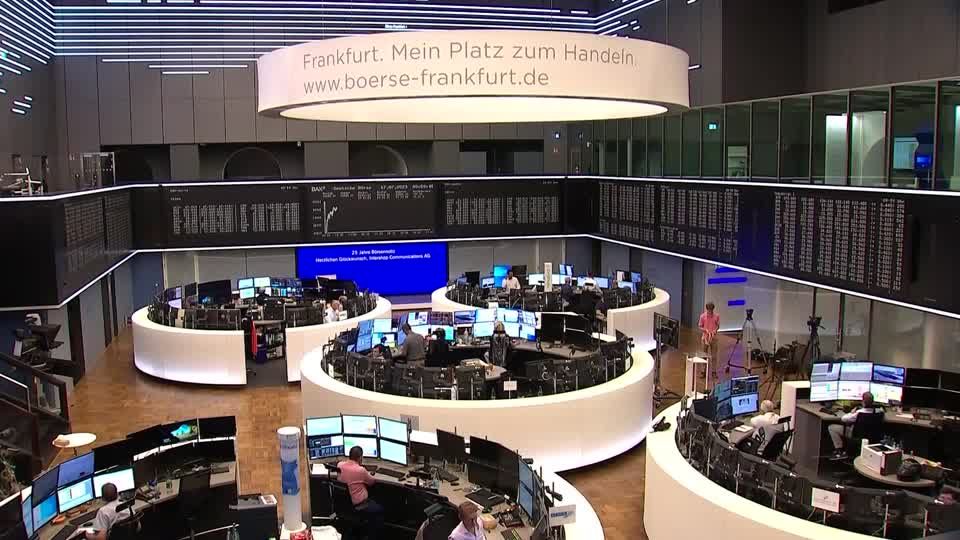 Video: Dax-Anleger trennen sich nach schwachen China-Daten von Aktien
