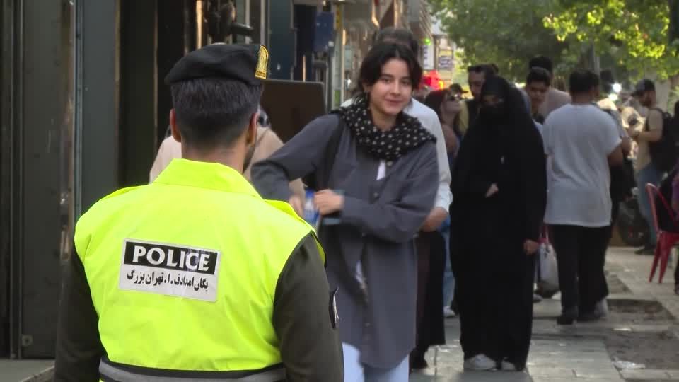 Video: Iran: Berüchtigte Kopftuch-Patrouillen kehren zurück