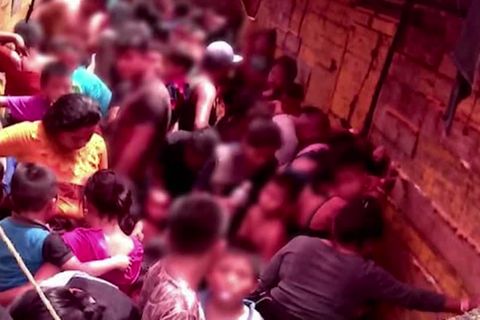 Video: Mexikanische Behörden finden fast 200 Migranten in Lkw