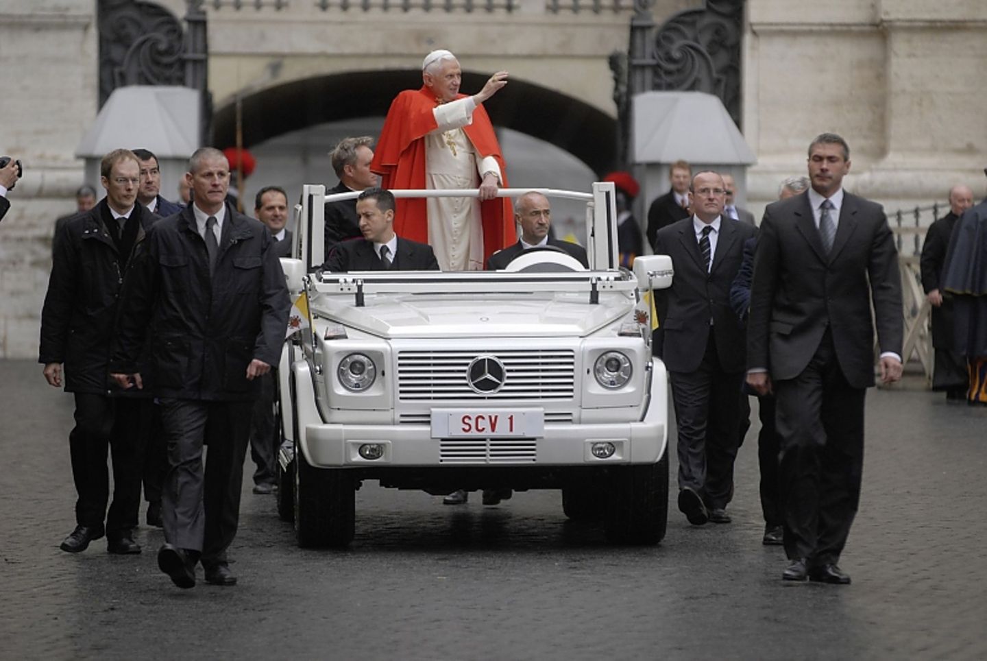 Mercedes G-Klasse (W 463) Papstmobil