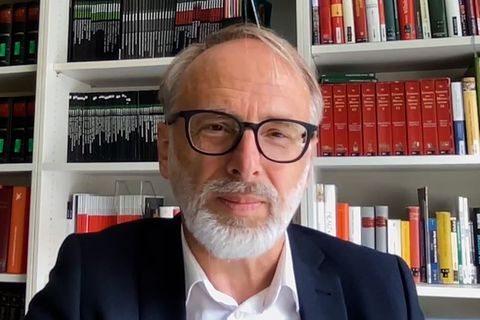 stern-Reporter Oliver Schröm zum Titel-Thema "Krebs-Skandal"
