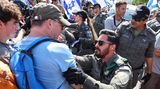 In Tel Aviv kam es auch zu Zusammenstößen zwischen Demonstranten und der Polizei