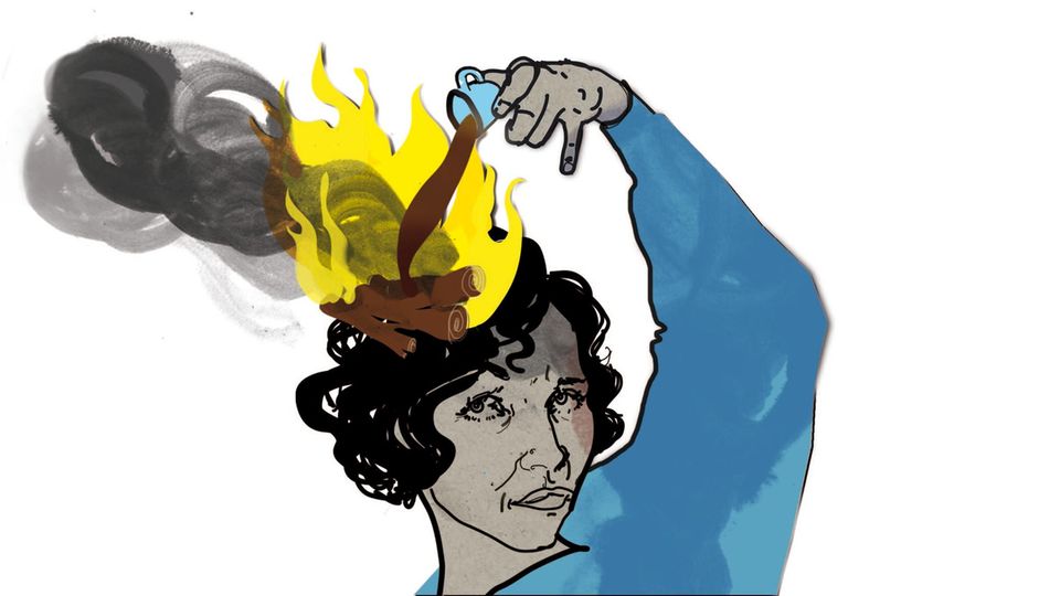 Kopfschmerzen Illustration: Frau gießt mit Tasse Feuer auf Kopf aus