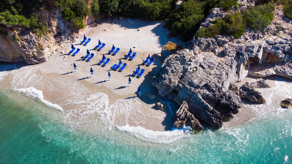Blick auf den Gjipe Beach in Albanien