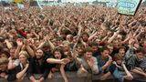Konzert von Bruce Springsteen am 19. Juli 1988 auf der Radrennbahn Weißensee in Ost-Berlin, der Hauptstadt der DDR