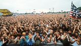 Konzert von Bruce Springsteen am 19. Juli 1988 auf der Radrennbahn Weißensee in Ost-Berlin, der Hauptstadt der DDR