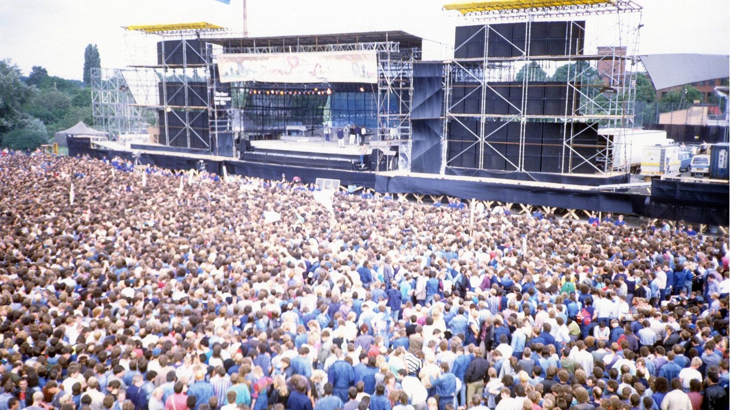 Konzert von Bruce Springsteen am 19. Juli 1988 auf der Radrennbahn Weißensee in Ost-Berlin, der Hauptstadt der DDR