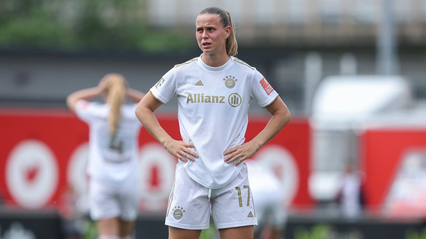 Angriff: Klara Bühl, Note: 4  Beginnt solide, versucht viel und geht bissig in die harten Zweikämpfe mit den Kolumbianerin. Nach vorne aber häufig glücklos und kann nicht richtig Gefahr entwickeln. Nach 75 Minuten runter.