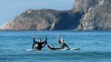 In ihrer Freizeit sind Kronprinz Haakon und Kronprinzessin Mette-Marit sehr aktiv. Gemeinsam mit den Kindern gehen sie surfen, segeln, Ski fahren oder probieren sonstige sportliche Aktivitäten aus.