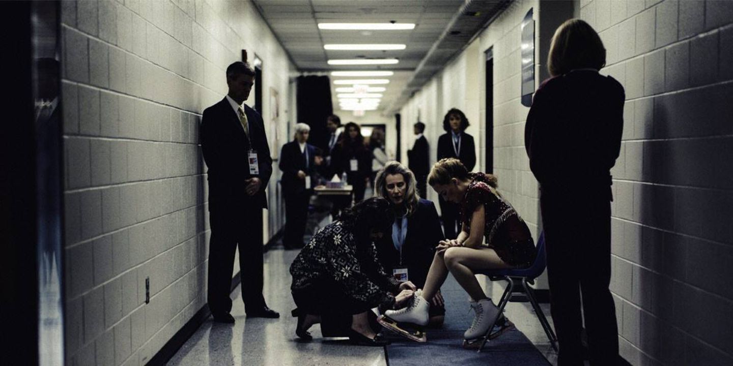 Erst Soaps, dann Hollywood : 2017 übernahm sie dann die Hauptrolle im ersten Film ihrer eigenen Produktionsfirma. In "I, Tonya" verkörpert sie die Eiskunstläuferin Tonya Harding und wurde für ihre authentische Darbietung für einen Oscar und einen Golden Globe Award, jeweils in der Kategorie Beste Hauptdarstellerin, nominiert. Für die Rolle habe sie bis zum Umfallen gepaukt, sich mit der Eiskunstläuferin selbst getroffen und non-stop Audio- und Video-Aufnahmen von ihr angesehen, um ihren Akzent und ihr Auftreten perfekt nachahmen zu können. Im gleichen Jahr sah man sie außerdem im Geschichtsdrama "Maria Stuart", in der sie die englische Königin Elizabeth I. spielte. 2017 übernahm sie dann die Hauptrolle im ersten Film ihrer eigenen Produktionsfirma. In "I, Tonya" verkörpert sie die Eiskunstläuferin Tonya Harding und wurde für ihre authentische Darbietung für einen Oscar und einen Golden Globe Award, jeweils in der Kategorie Beste Hauptdarstellerin, nominiert. Für die Rolle habe sie bis zum Umfallen gepaukt, sich mit der Eiskunstläuferin selbst getroffen und non-stop Audio- und Video-Aufnahmen von ihr angesehen, um ihren Akzent und ihr Auftreten perfekt nachahmen zu können. Im gleichen Jahr sah man sie außerdem im Geschichtsdrama "Maria Stuart", in der sie die englische Königin Elizabeth I. spielte.