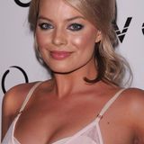 Doch Robbie wollte mehr. 2011 zog sie in die USA, um größere Rollen an Land zu ziehen. Zunächst ging sie nach L.A., lebte kurze Zeit später mehrere Jahre in New York City.