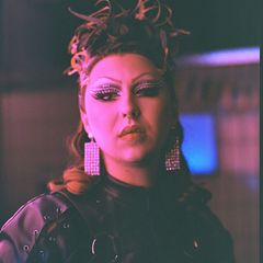 Niklas von Schwarzdorn alias Miss Ivanka T., ist schwul und Drag Queen