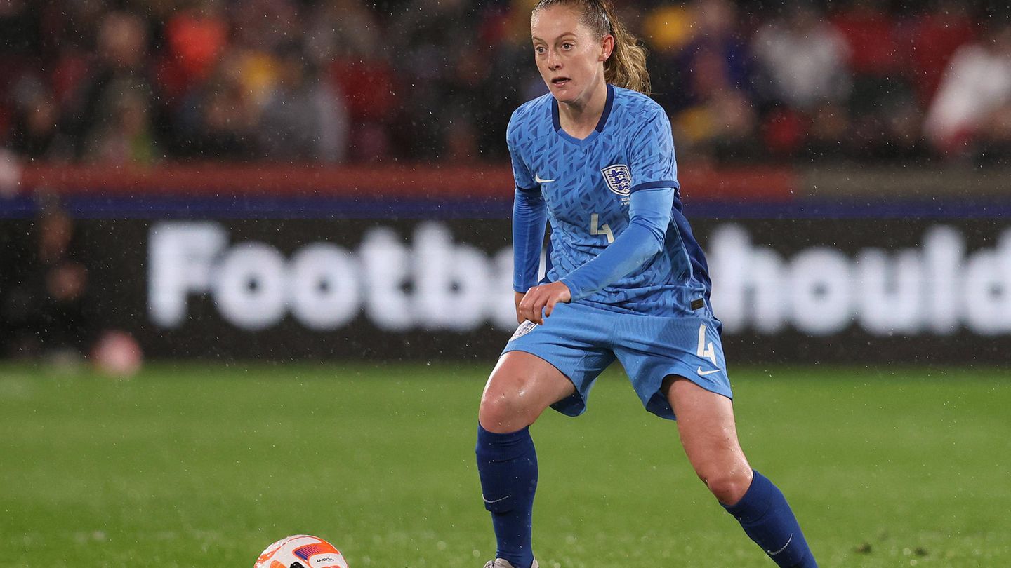 Geht der Boom im Frauenfußball auf Keira Walsh zurück? Der Tra0n0sfer der Europameisterin von Manchester City zum FC Barcelona sorgte jedenfalls im September 2022 für einen neuen Rekord. Barca soll 460.000 Euro für die Engländerin gezahlt haben. Die 25-Jährige erhielt laut dem Verein einen Vertrag bis Juni 2025.