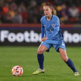 Geht der Boom im Frauenfußball auf Keira Walsh zurück? Der Tra0n0sfer der Europameisterin von Manchester City zum FC Barcelona sorgte jedenfalls im September 2022 für einen neuen Rekord. Barca soll 460.000 Euro für die Engländerin gezahlt haben. Die 25-Jährige erhielt laut dem Verein einen Vertrag bis Juni 2025.