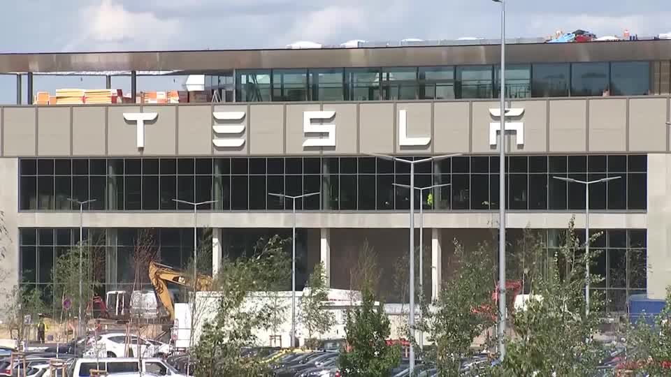 Video: Tesla will Preiskampf in turbulenten Zeiten fortsetzen Video: Tesla will Preiskampf in turbulenten Zeiten fortsetzen